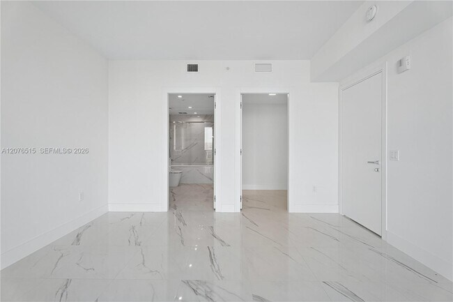 Building Photo - 1170 E Hallandale Beach Blvd