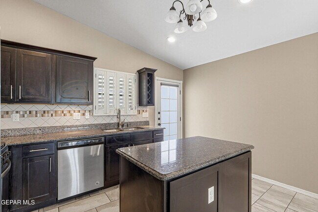 Building Photo - 14809 Tierra Crystal Ave