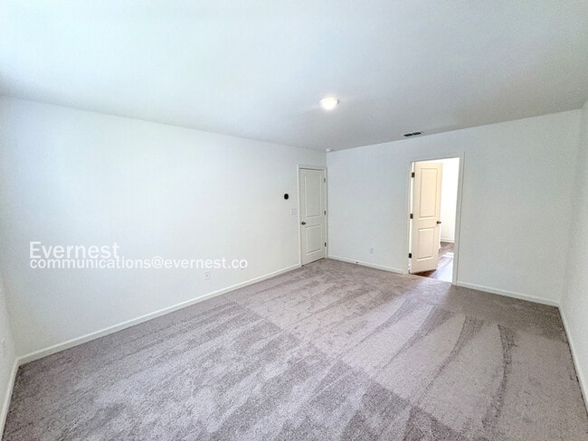 Building Photo - 143 Flowering Cherry St
