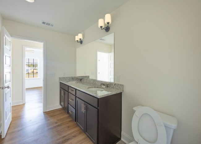 Building Photo - 128 Enclave Ct