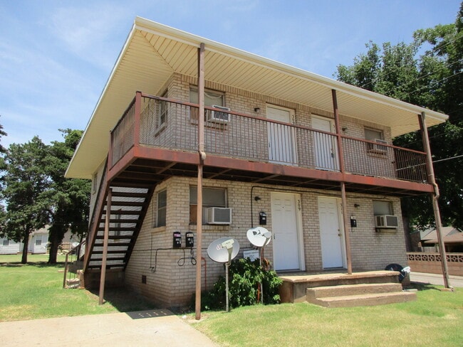 Primary Photo - 1/2 block East of SWOSU