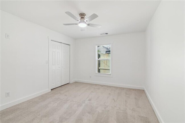 Building Photo - 4179 Hanes Dr