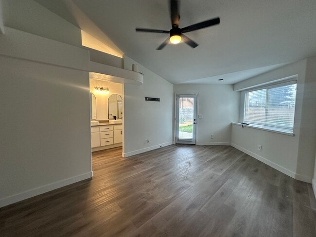 Building Photo - SE Visalia home coming soon!!