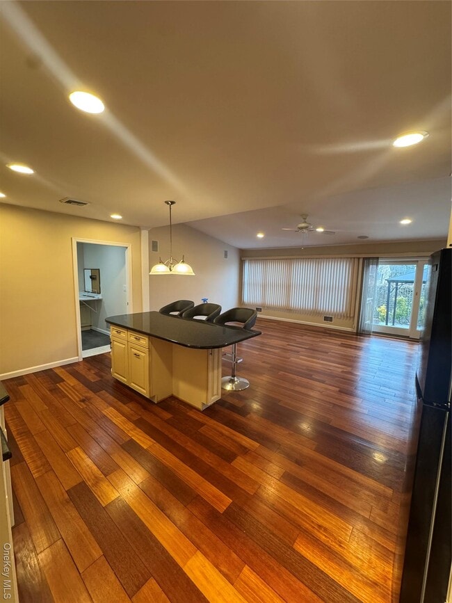 Building Photo - 1125 7th St