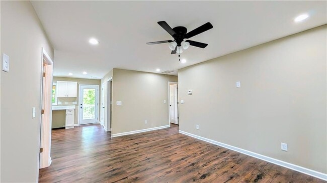 Building Photo - 763 Parkway Dr