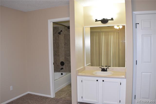 Building Photo - 6602 Bobtail Dr