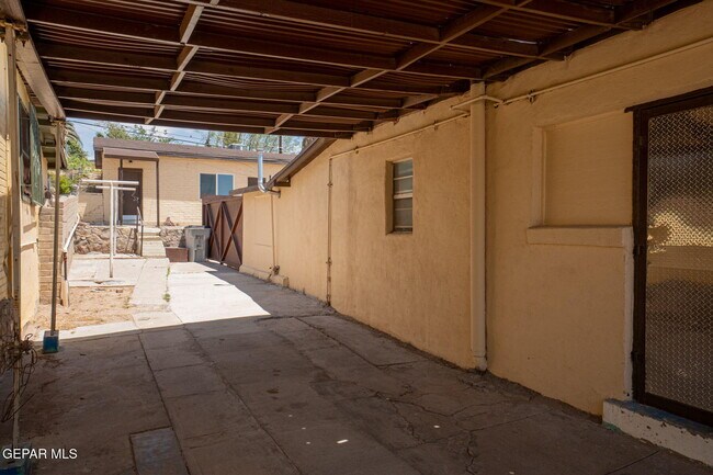 Building Photo - 2517 San Jose Ave