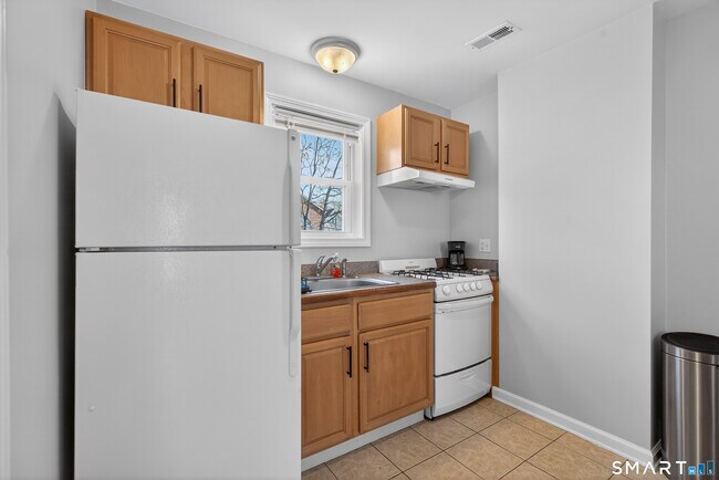 Building Photo - 85 Bishop St