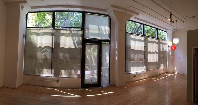 Building Photo - Highly sought after live/work space for le...