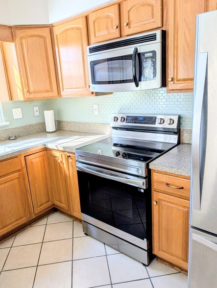 Building Photo - 10819 Smithers Ct