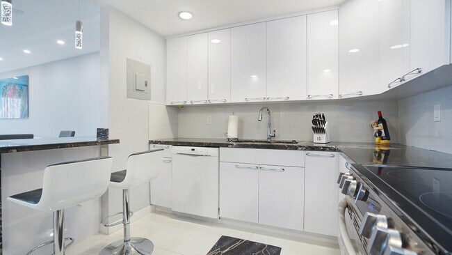 Building Photo - 3550 Galt Ocean Dr