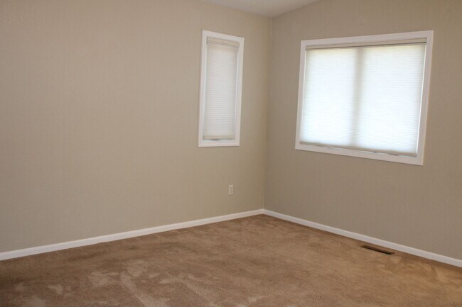 Building Photo - Beautiful 4 Bedroom Home in Midtown Fort C...