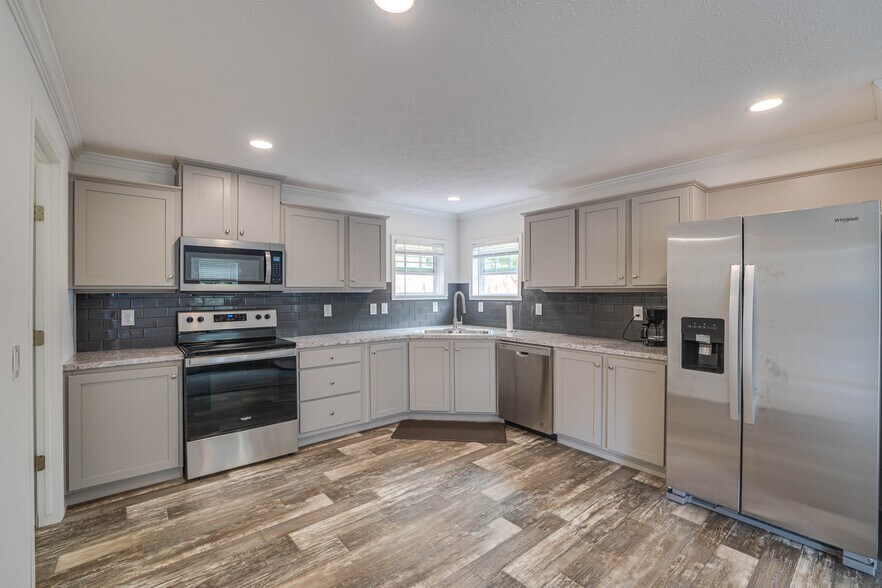 Building Photo - 1480 Gulley River Rd