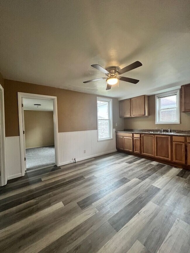 Building Photo - 11 8th St SW