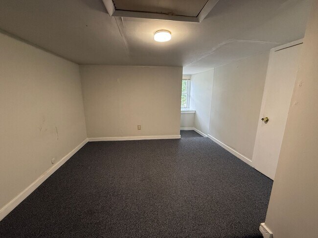 Building Photo - 376 Park Ave