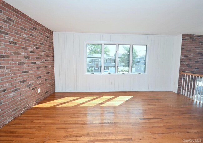 Building Photo - 855 Surf St