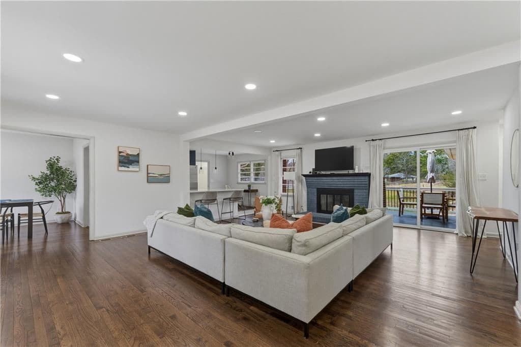 Building Photo - 2393 Lilla Cir SW