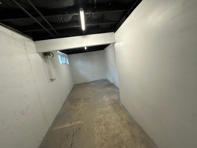Building Photo - 549 Joann Ave