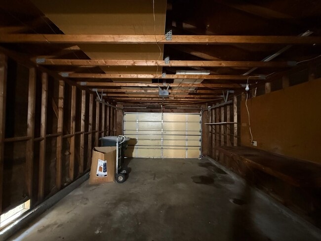 Building Photo - 3 bed 1 bath available in North Highlands!