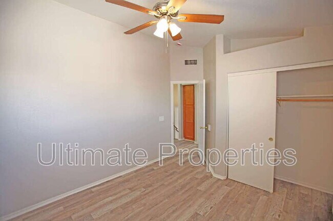 Building Photo - 8537 W Windsor Dr
