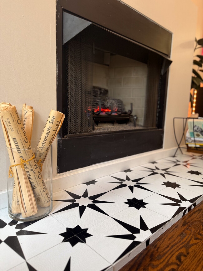 Building Photo - 943 W Huron St