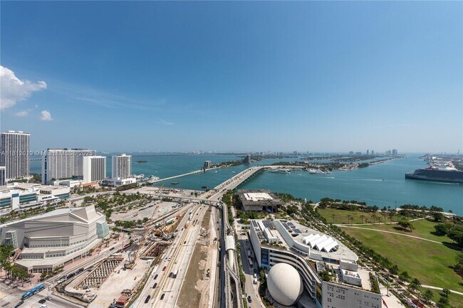 Building Photo - 1100 Biscayne Blvd