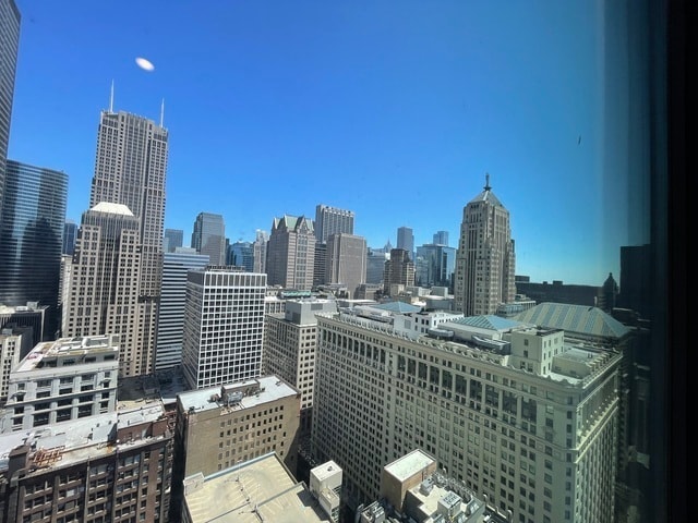 Building Photo - 235 W Van Buren St