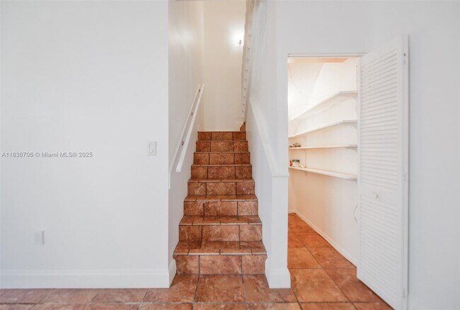 Building Photo - 1551 Seagrape Way