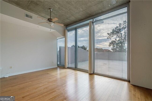 Building Photo - 3300 Windy Ridge Pkwy SE