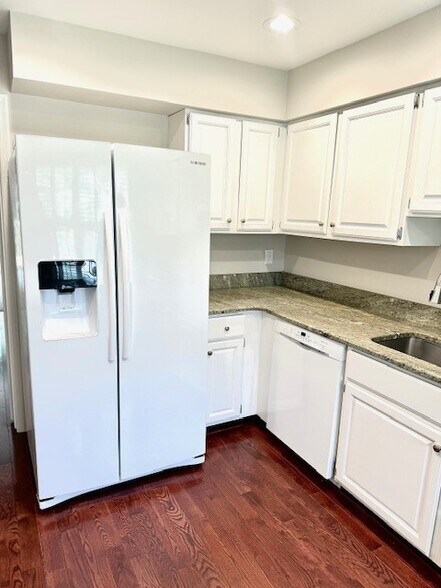 Building Photo - 10 Lovett Ct
