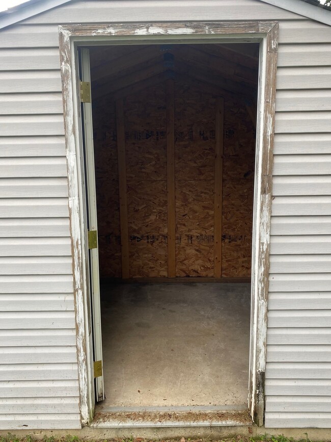 Storage Unit (Backyard) - 87 Cary St