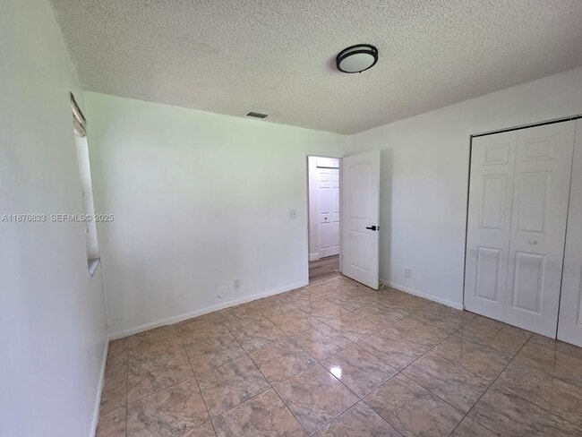 Building Photo - 15798 Woodgate Ct