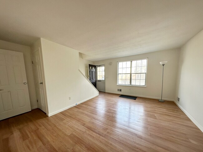 Building Photo - 1078C Mount Hope Ave