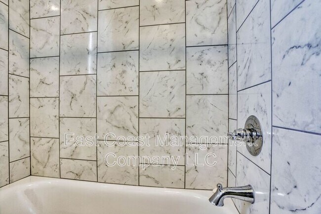 Building Photo - 2110 Taylor Ave