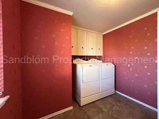 Building Photo - For Lease | South Tulsa Duplex | $1550 Rent