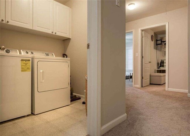 Building Photo - 2396 Meadow Falls Ln