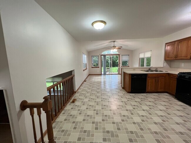 Building Photo - 1891 N Lake Dr