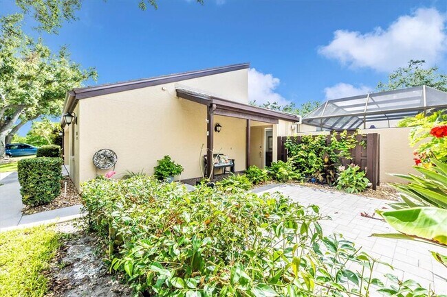 Building Photo - 3905 Glen Oaks Manor Dr