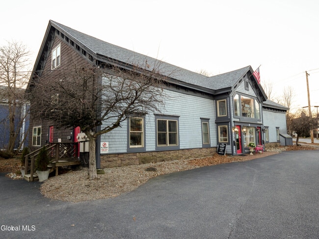 Primary Photo - 99 Woodlawn Ave