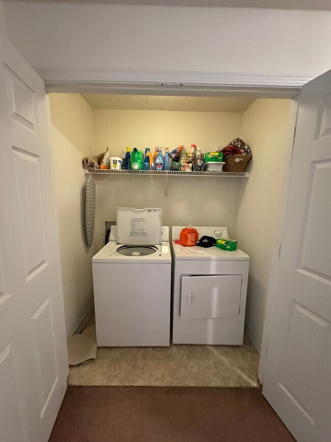 Building Photo - Beautiful East Side Home