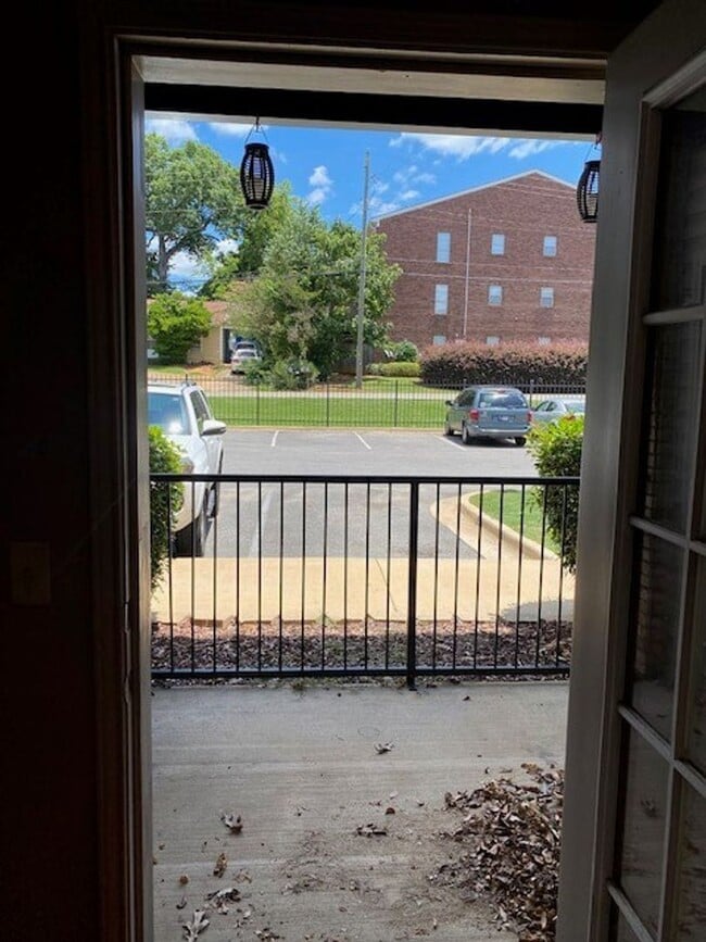Building Photo - Cozy 2 Bed 2 Bath Condo Available Fall 2025!