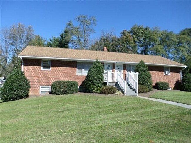 Building Photo - 208 Broce Dr