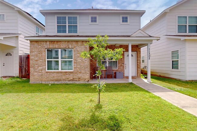 Primary Photo - 11302 Carla St