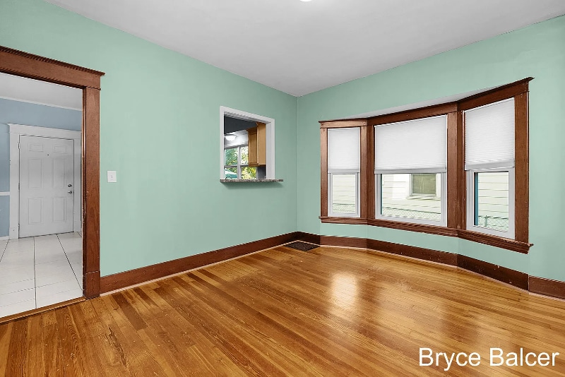 Building Photo - 1350 Davis Ave NW