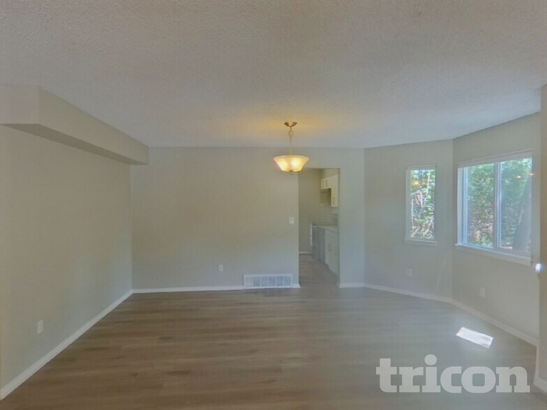 Building Photo - 6455 Montarbor Dr