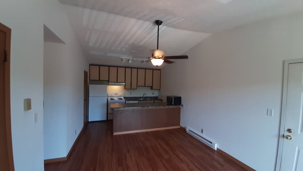 Building Photo - 2543 Neil Armstrong Dr