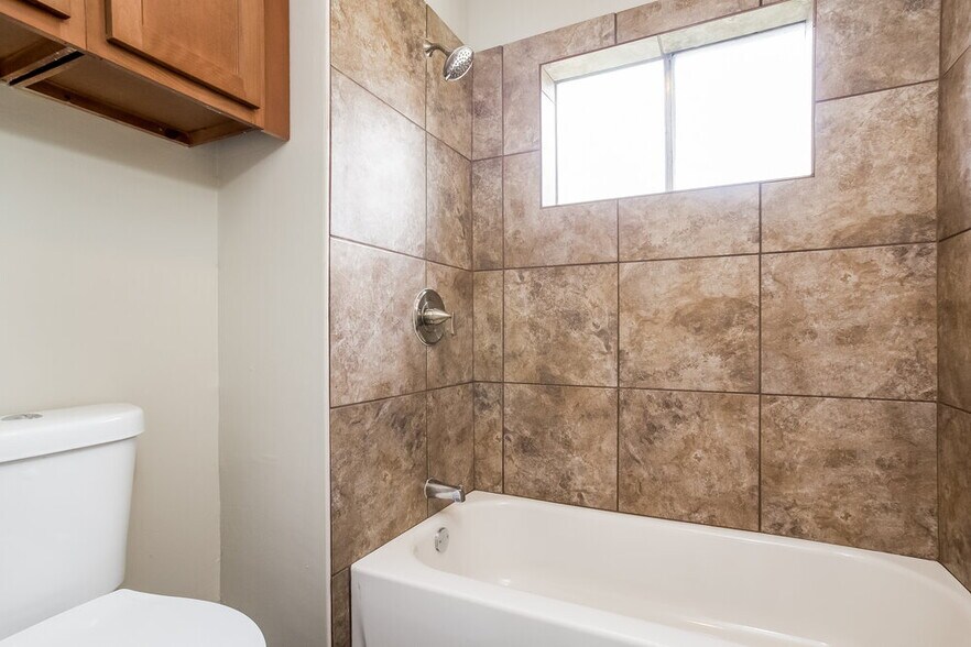 Building Photo - 1817 New Orleans St