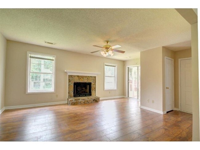 Building Photo - 33 Alston Ln SW