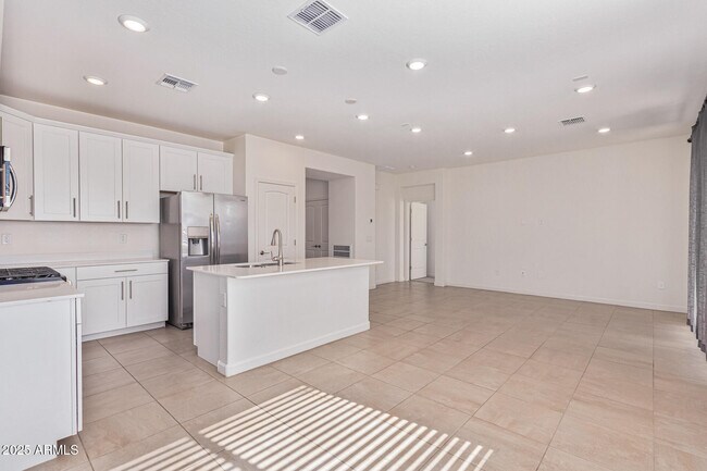 Building Photo - 20357 W Hillcrest Blvd