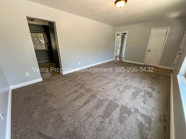 Building Photo - 3506 Eccles Ave